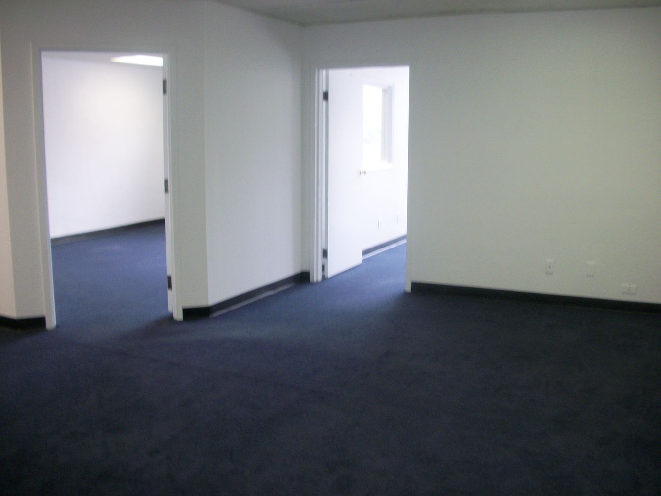 TWO OFFICES, LARGE RECEPTION AREA, FOR LEASE BY OWNER.